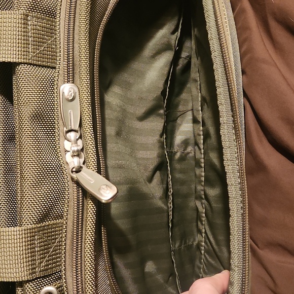 Atlantic Luggage Company Carry On bag Green - Picture 3 of 13